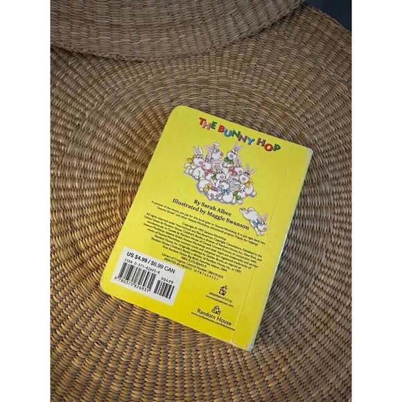 The Bunny Hop (Sesame Street): An Easter Board Book for Babies and ToddlersBook - Picture 6 of 11